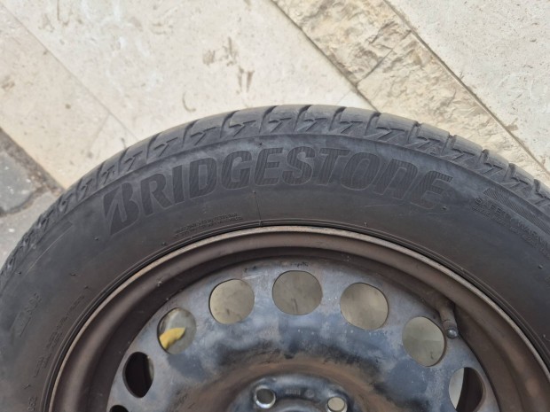 Akci: VW Passat R16 nyri gumiszett, lemezfelnin [Bridgestone]
